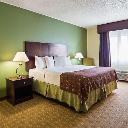Best Western Airport Inn & Suites Cleveland Brook Park Εξωτερικό φωτογραφία