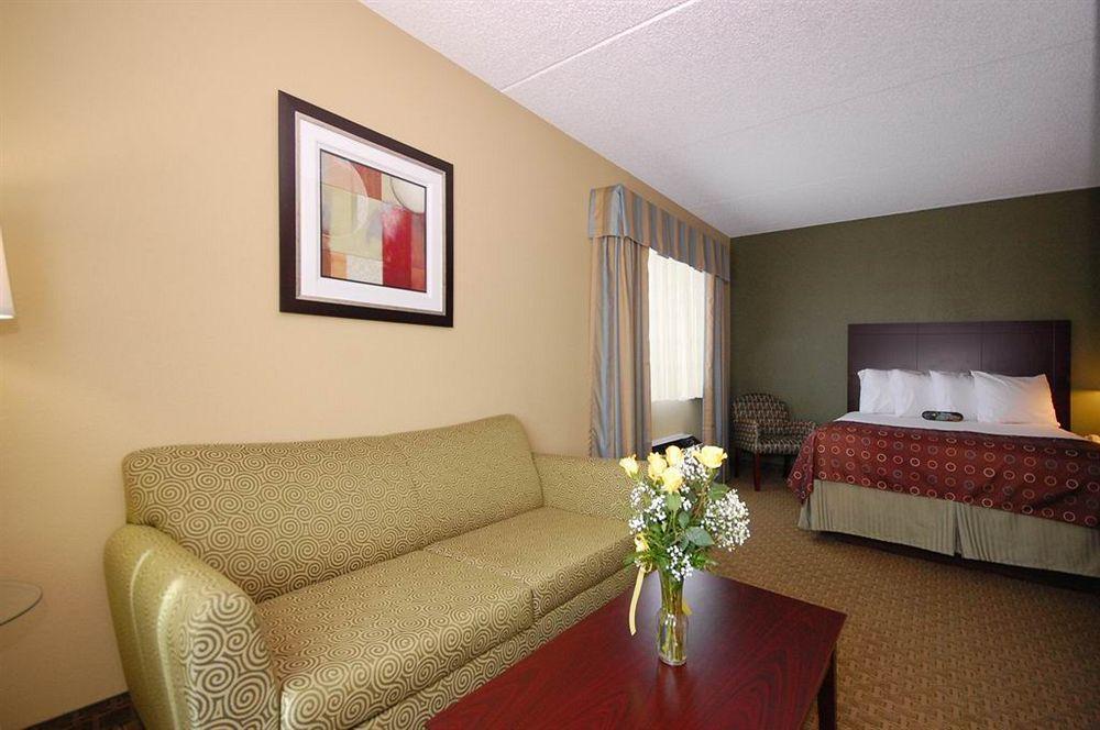 Best Western Airport Inn & Suites Cleveland Brook Park Εξωτερικό φωτογραφία