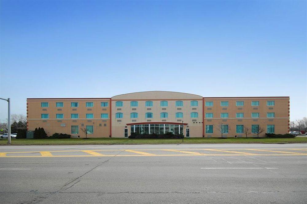 Best Western Airport Inn & Suites Cleveland Brook Park Εξωτερικό φωτογραφία