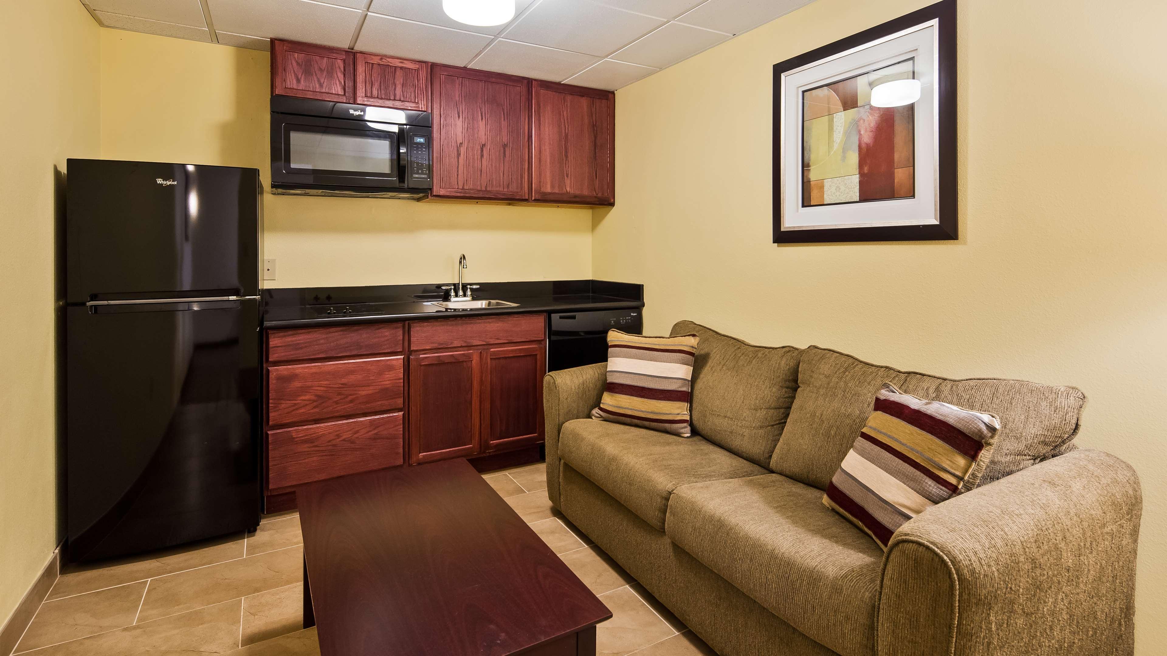 Best Western Airport Inn & Suites Cleveland Brook Park Εξωτερικό φωτογραφία