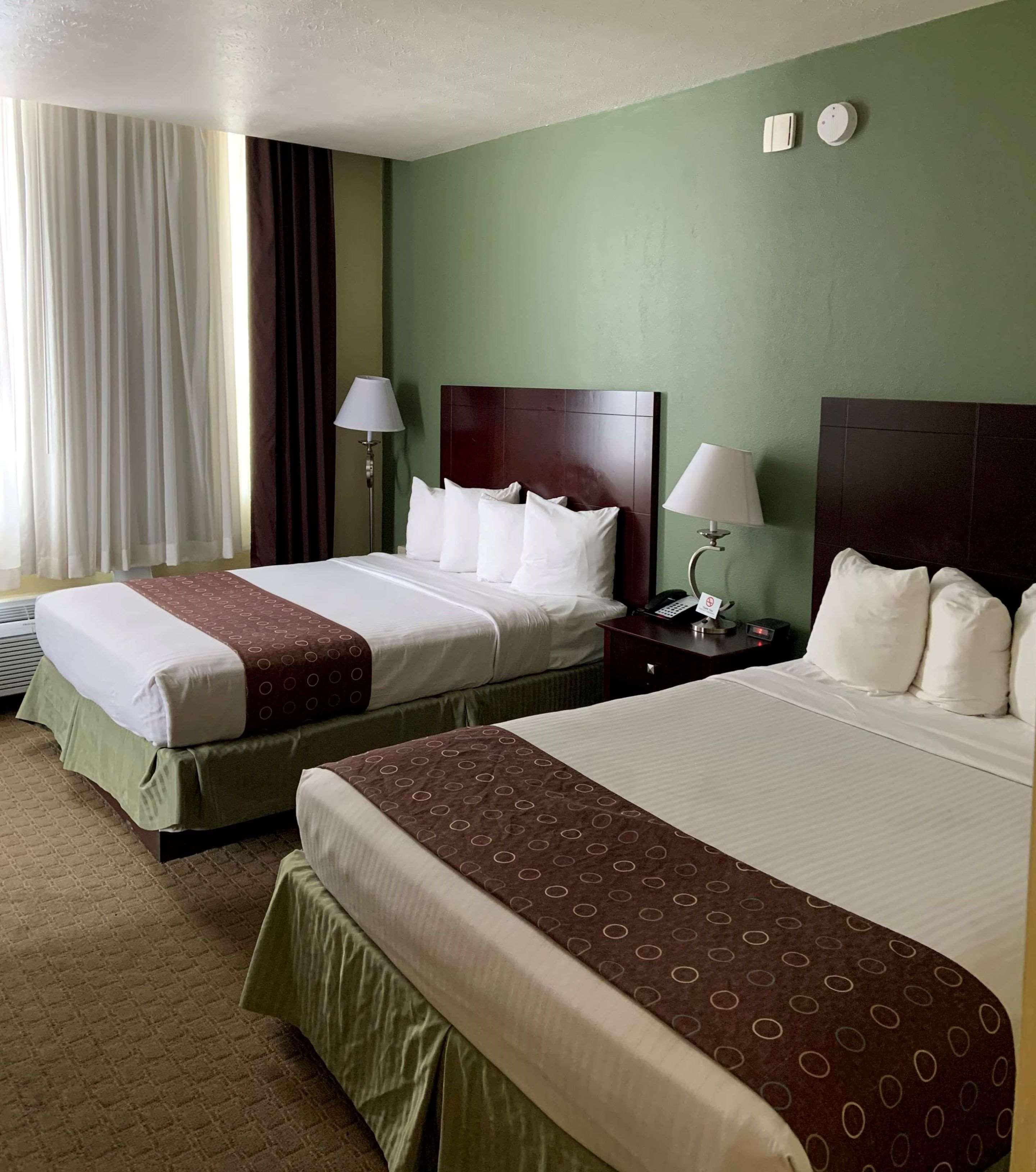 Best Western Airport Inn & Suites Cleveland Brook Park Εξωτερικό φωτογραφία