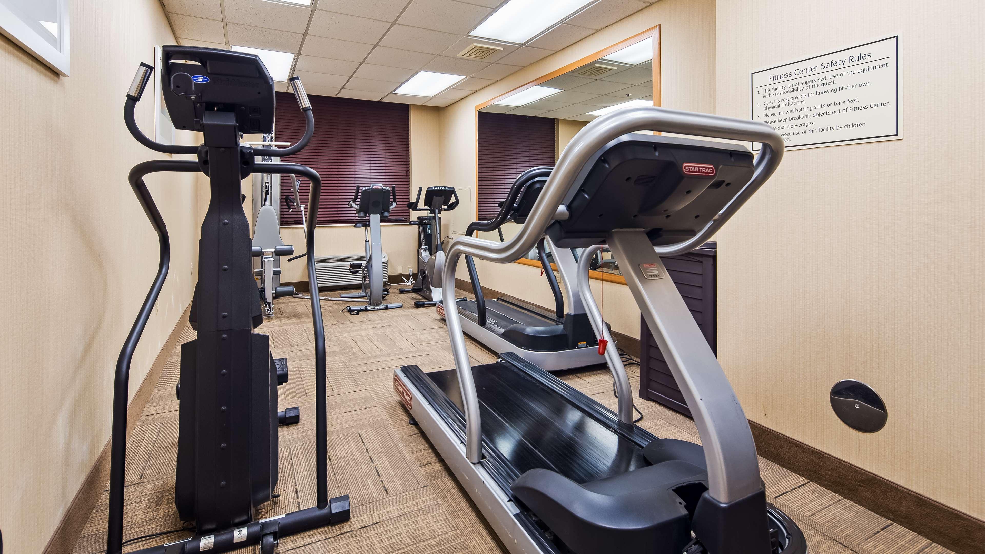 Best Western Airport Inn & Suites Cleveland Brook Park Εξωτερικό φωτογραφία