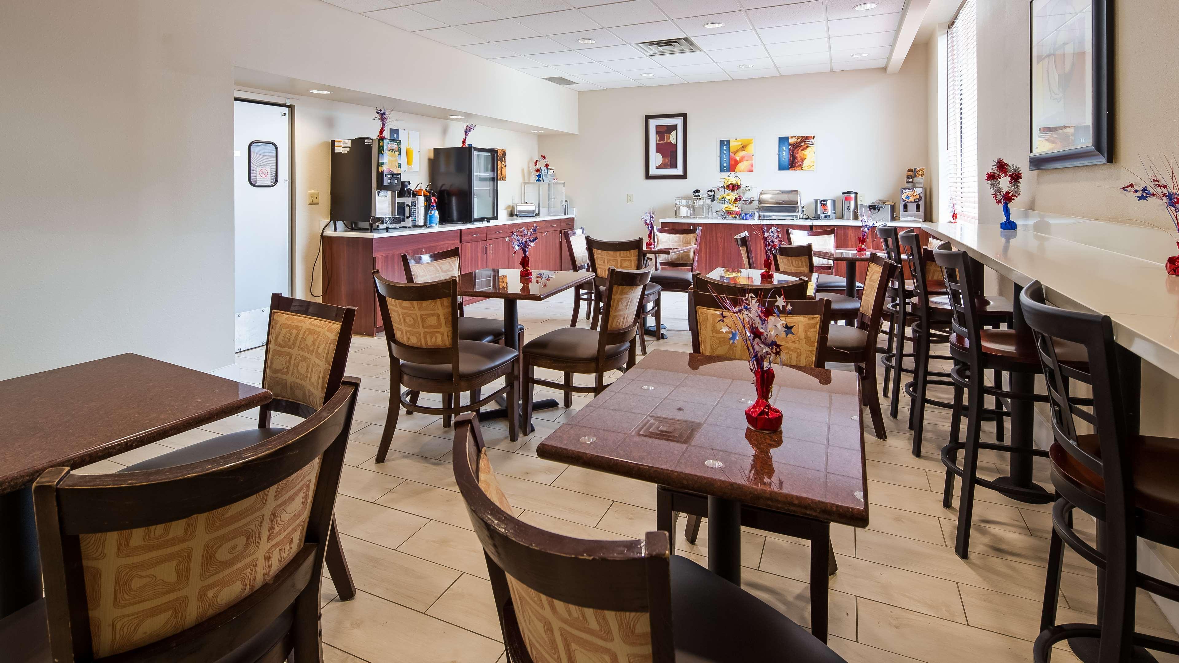 Best Western Airport Inn & Suites Cleveland Brook Park Εξωτερικό φωτογραφία