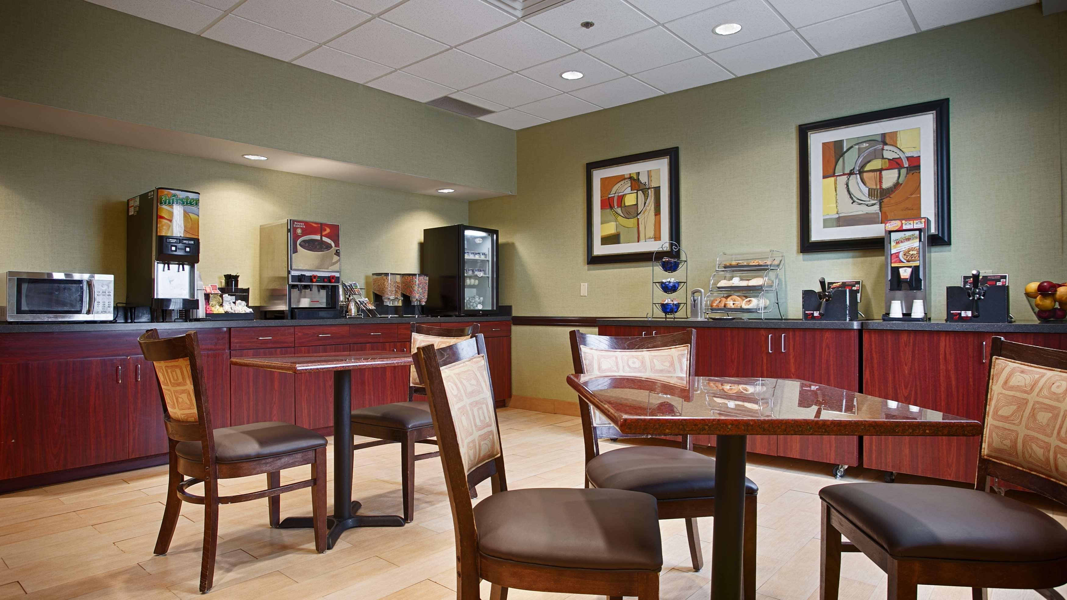 Best Western Airport Inn & Suites Cleveland Brook Park Εξωτερικό φωτογραφία