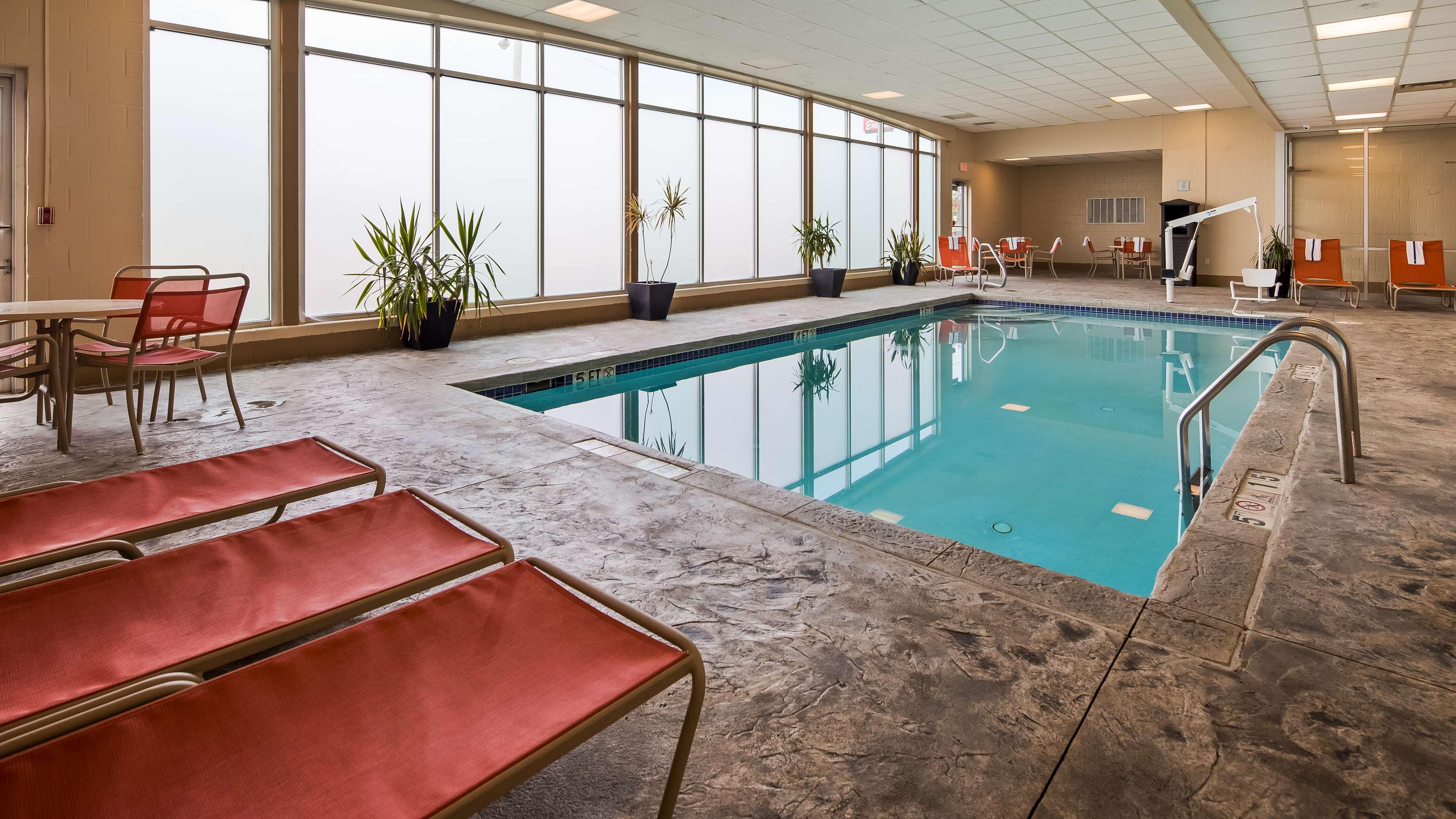Best Western Airport Inn & Suites Cleveland Brook Park Εξωτερικό φωτογραφία