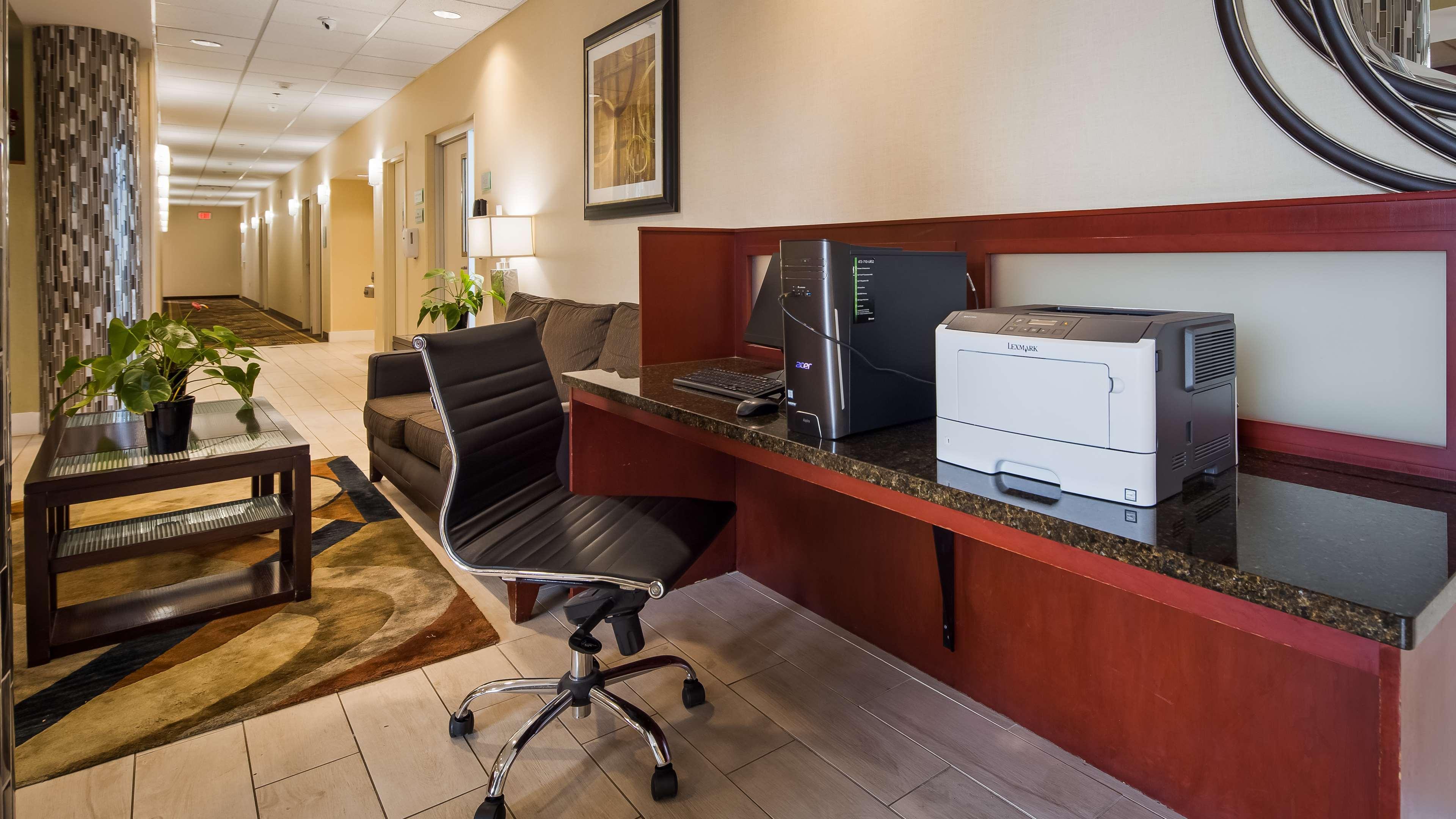 Best Western Airport Inn & Suites Cleveland Brook Park Εξωτερικό φωτογραφία