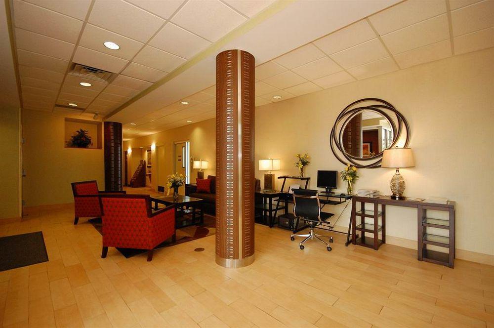 Best Western Airport Inn & Suites Cleveland Brook Park Εξωτερικό φωτογραφία