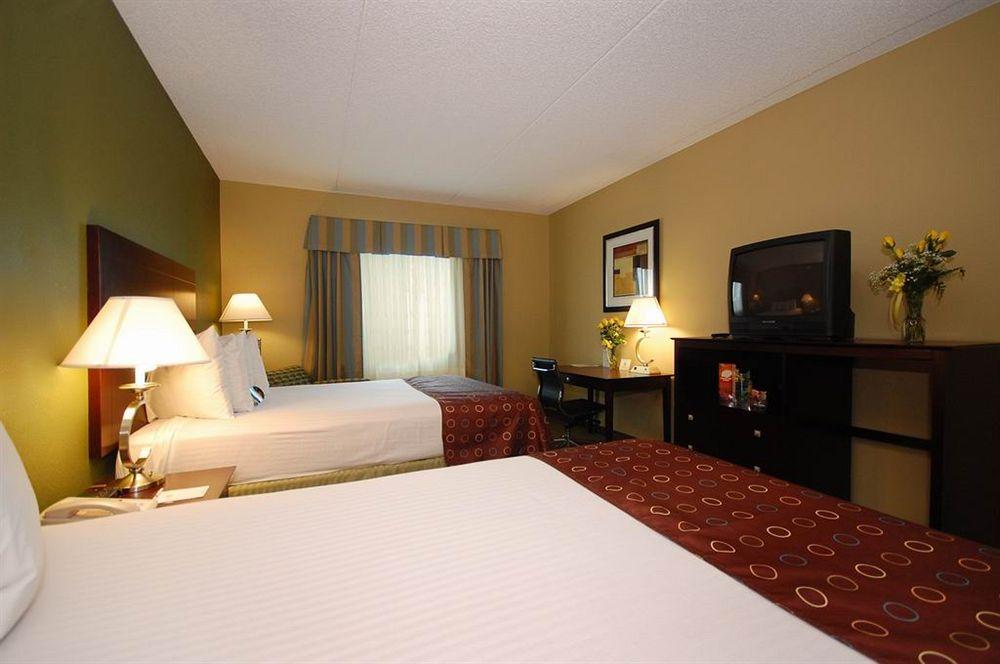Best Western Airport Inn & Suites Cleveland Brook Park Εξωτερικό φωτογραφία