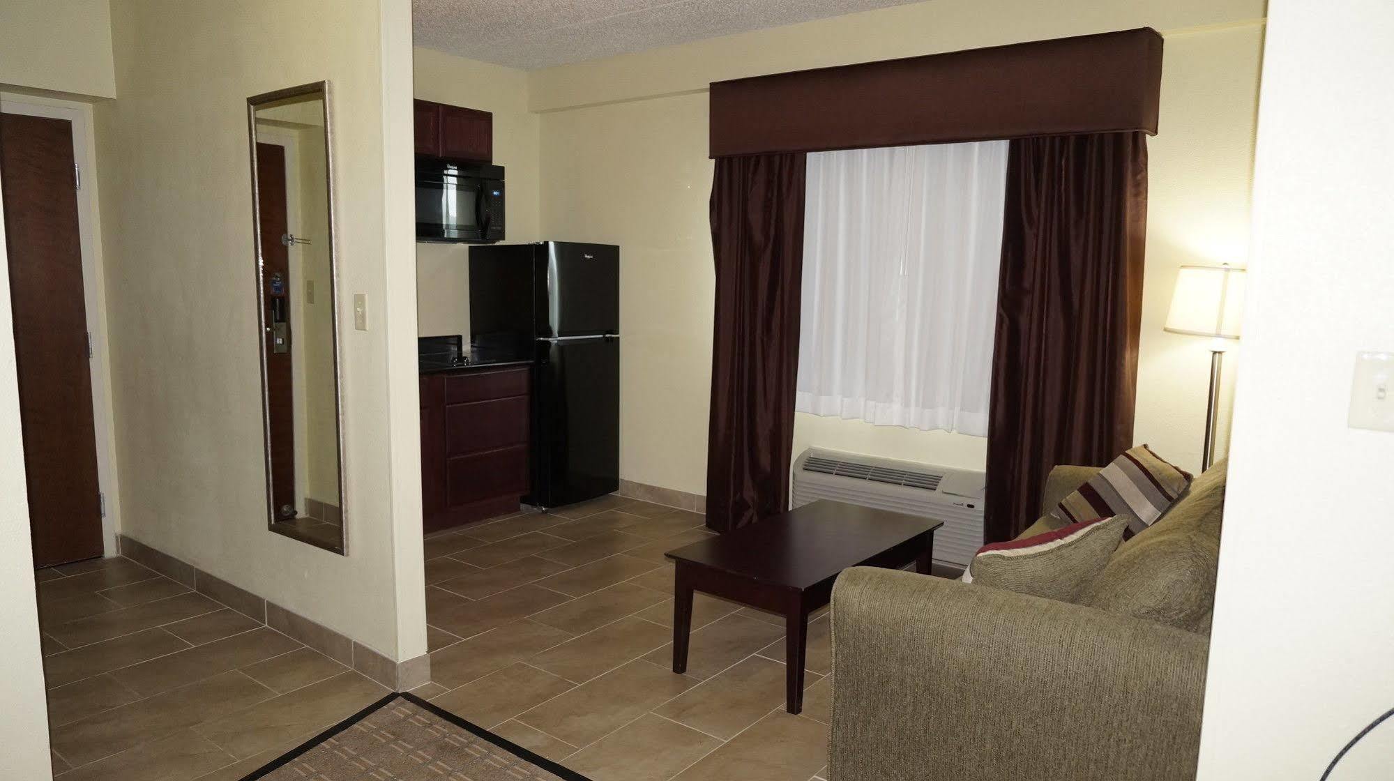 Best Western Airport Inn & Suites Cleveland Brook Park Εξωτερικό φωτογραφία