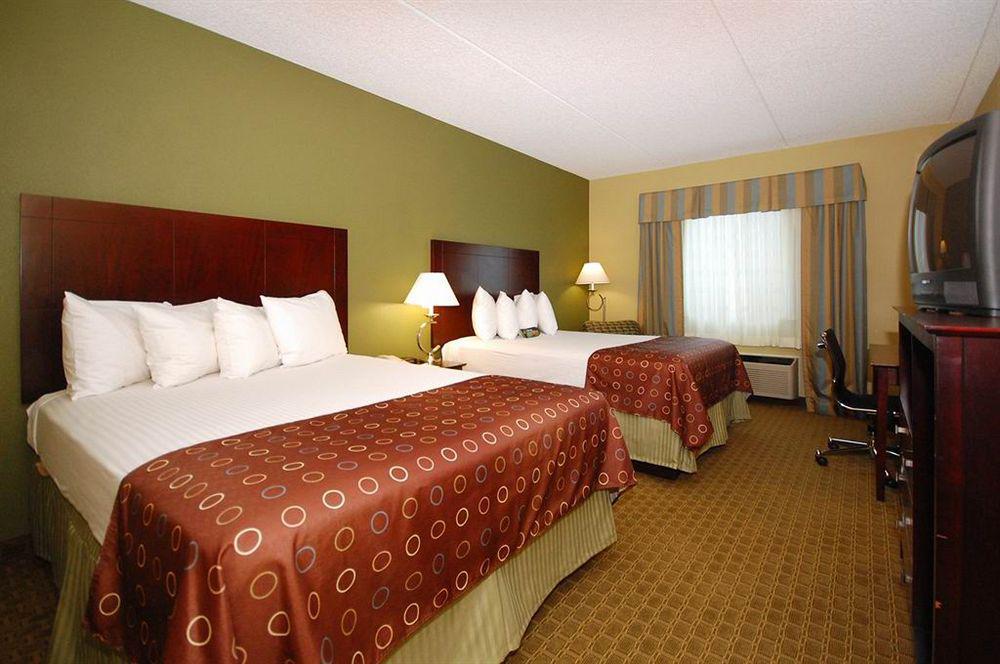 Best Western Airport Inn & Suites Cleveland Brook Park Εξωτερικό φωτογραφία