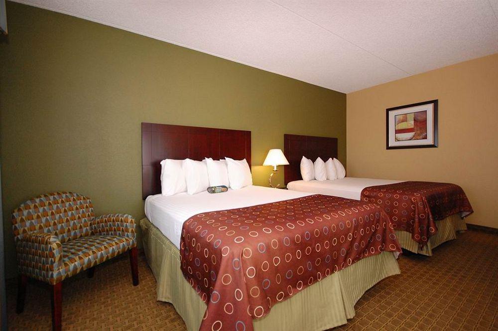 Best Western Airport Inn & Suites Cleveland Brook Park Εξωτερικό φωτογραφία