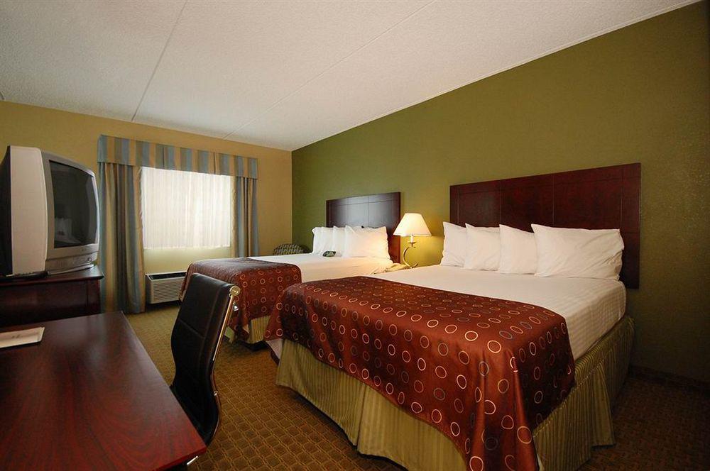 Best Western Airport Inn & Suites Cleveland Brook Park Εξωτερικό φωτογραφία