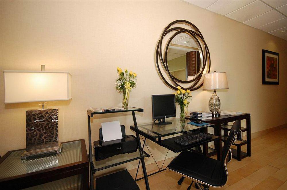 Best Western Airport Inn & Suites Cleveland Brook Park Εξωτερικό φωτογραφία